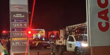 Homem morre eletrocutado após carreta pegar fogo na BR-343, em Teresina