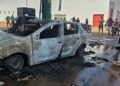 Carro pega fogo durante abastecimento e mobiliza bombeiros no Piauí