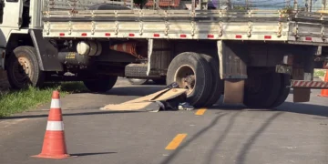 Homem morre após ser atingido por caminhão na zona Sul de Teresina