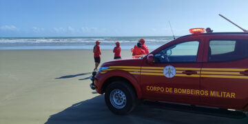 Buscas por jovem que desapareceu no mar da Praia de Atalaia são retomadas em Luís Correia