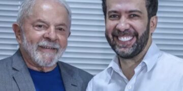 Janones anuncia alta após internação por arritmia cardíaca em São Paulo